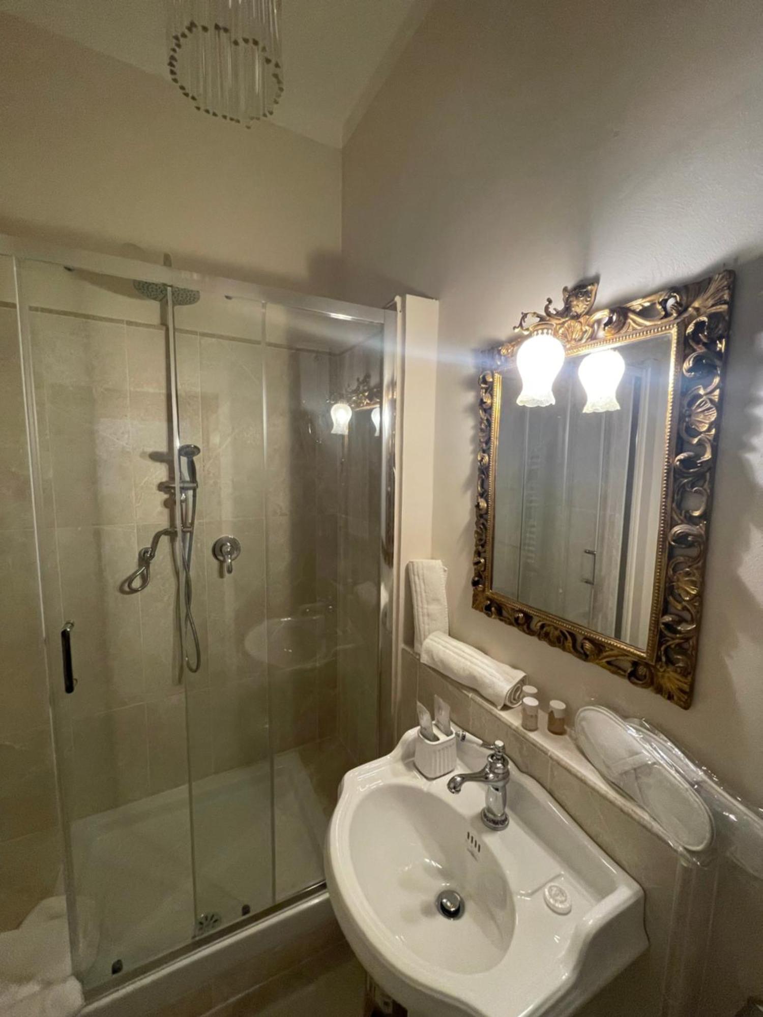 Residenza Dei Ricci Bed & Breakfast Chiusi Luaran gambar
